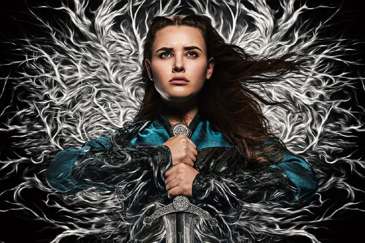 Na série, a adolescente Nimue (interpretada por Katherine Langford) se une ao rei Arthur