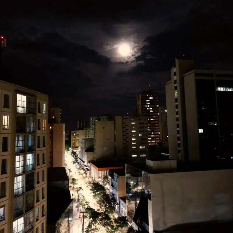 Imagem ilustrativa da imagem Strawberry moon