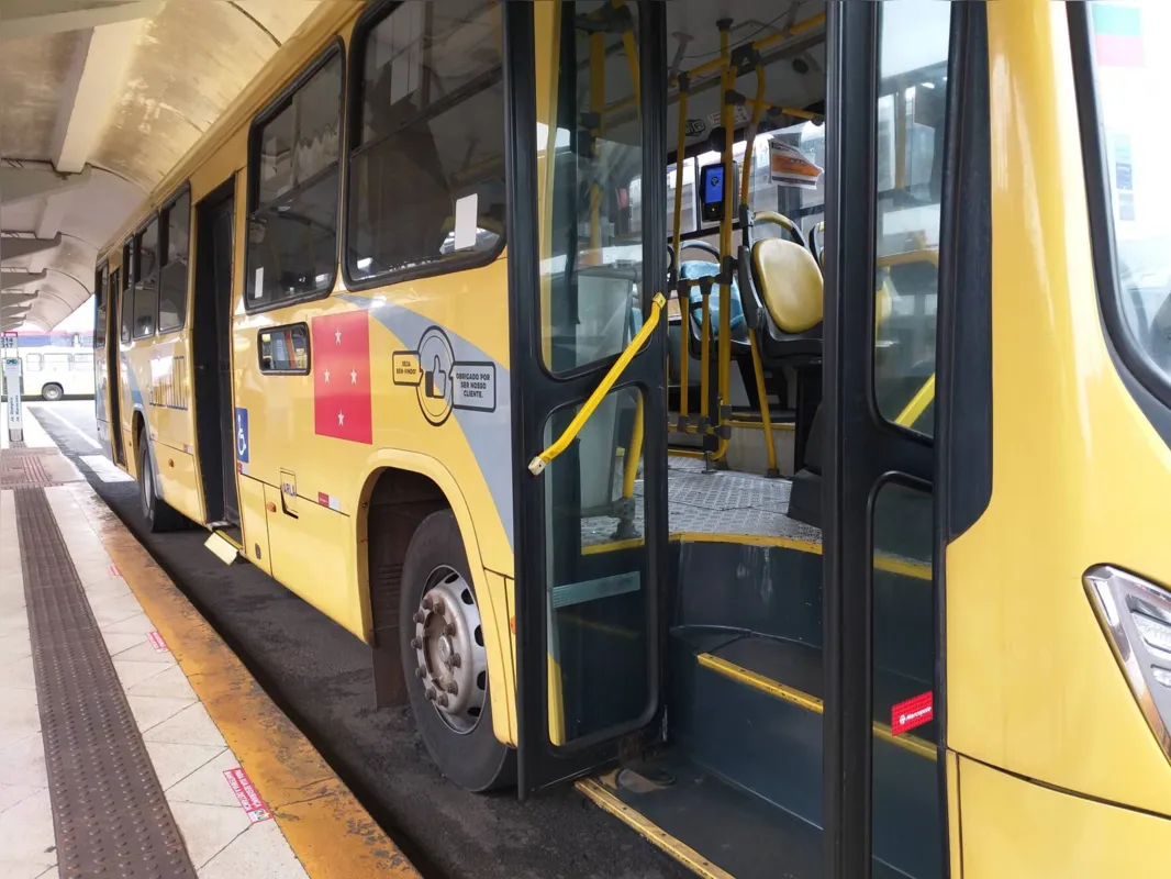 Plataformas receberam adesivos alertando sobre o distanciamento