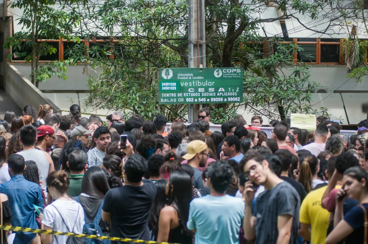 Imagem ilustrativa da imagem Universidades públicas do Paraná avaliam situação de vestibulares