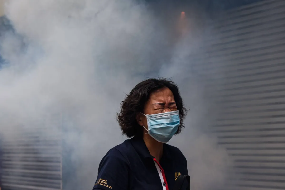 Imagem ilustrativa da imagem Violência volta a Hong Kong e testa plano de controle da China
