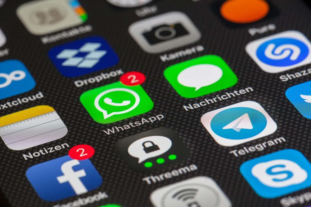 Imagem ilustrativa da imagem WhatsApp barra contas do PT por disparos em massa; partido vê 'interesse'