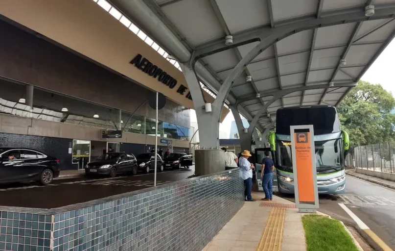 O Aeroporto Governador José Richa, de Londrina, adotou novas medidas de proteção definidas pela Anvisa (Agência Nacional de Vigilância Sanitária) contra a Covid-19.