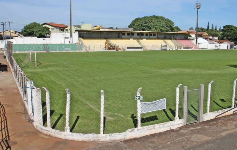 Estádio Ubirajara Medeiros será o palco para Londrina e Athletico no domingo