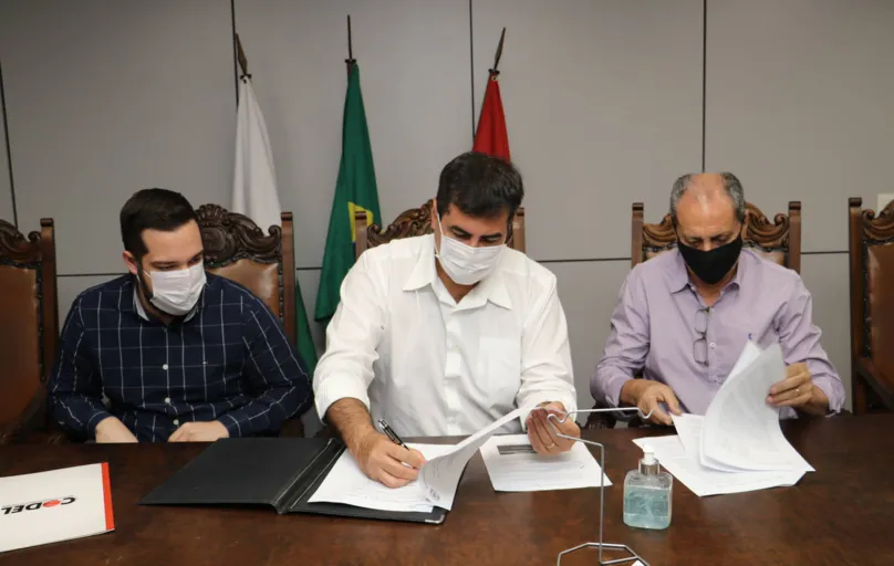Convênio foi assinado na Prefeitura de Londrina nesta segunda-feira