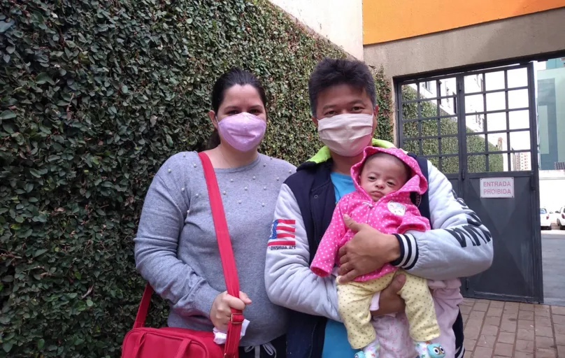 Yuna, seis meses com os pais: todas as vacinas em dia deixam a família tranquila