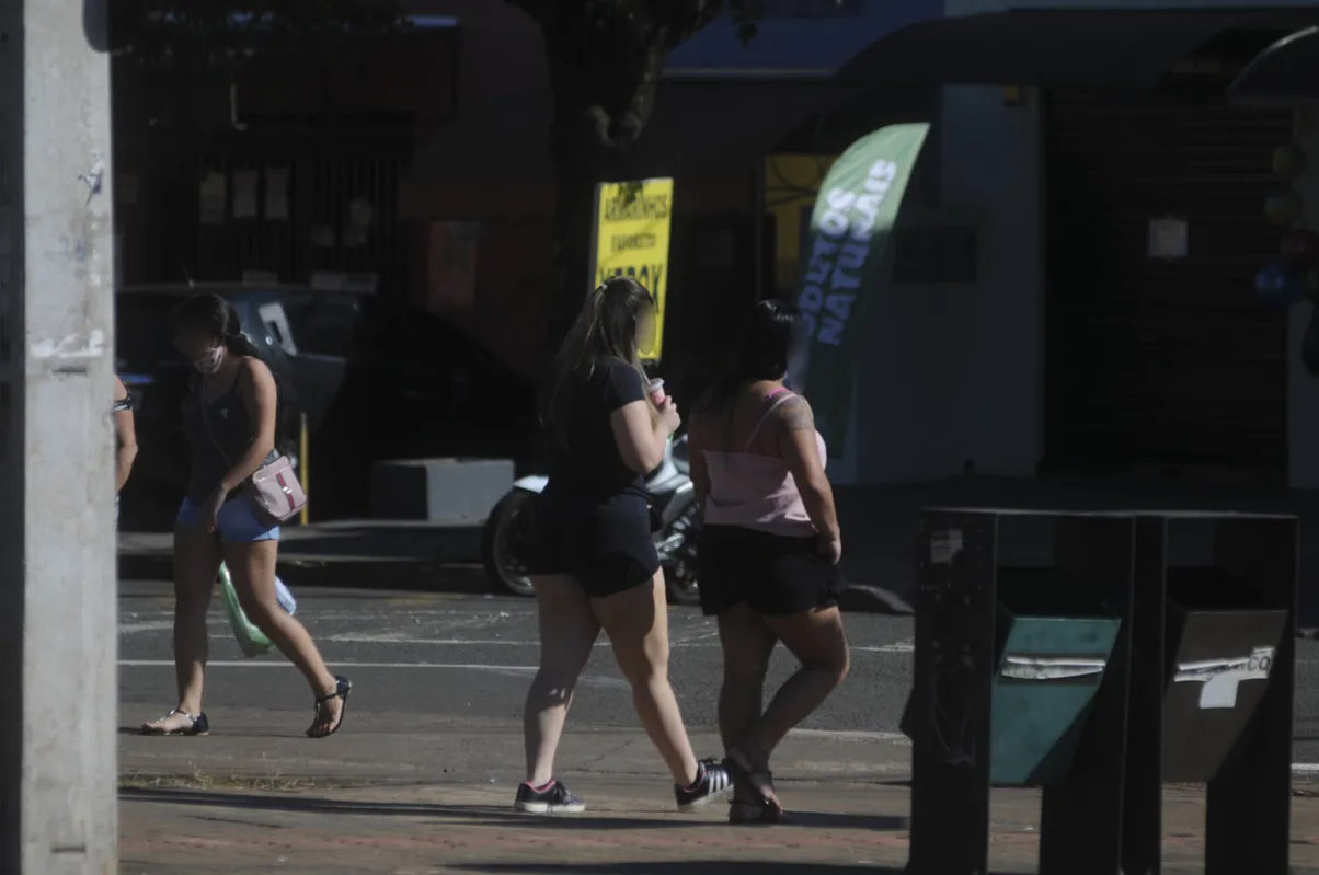 Imagem ilustrativa da imagem Acabou o inverno? 'Veranico’ eleva temperatura em Londrina