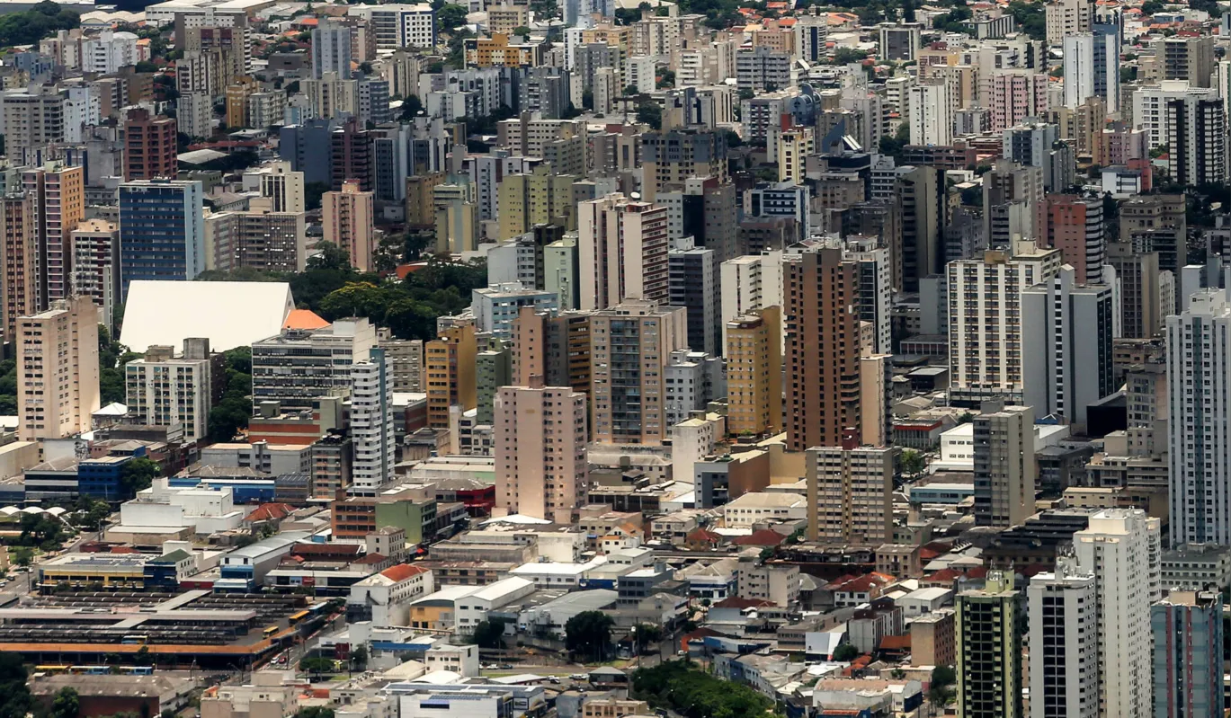 Imagem ilustrativa da imagem Apenas 12,5% dos municípios do Paraná têm nota satisfatória na transparência de dados da Covid-19