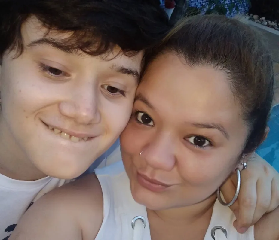 Flávia e o filho Raphael Katekaru Cândido Graciano

