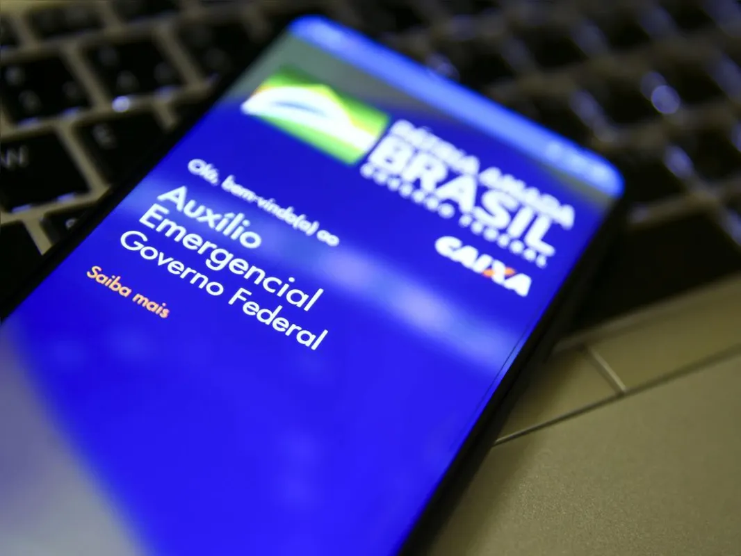 Imagem ilustrativa da imagem Cerca de 3 milhões tiveram auxílio emergencial bloqueado e deverão comprovar identidade