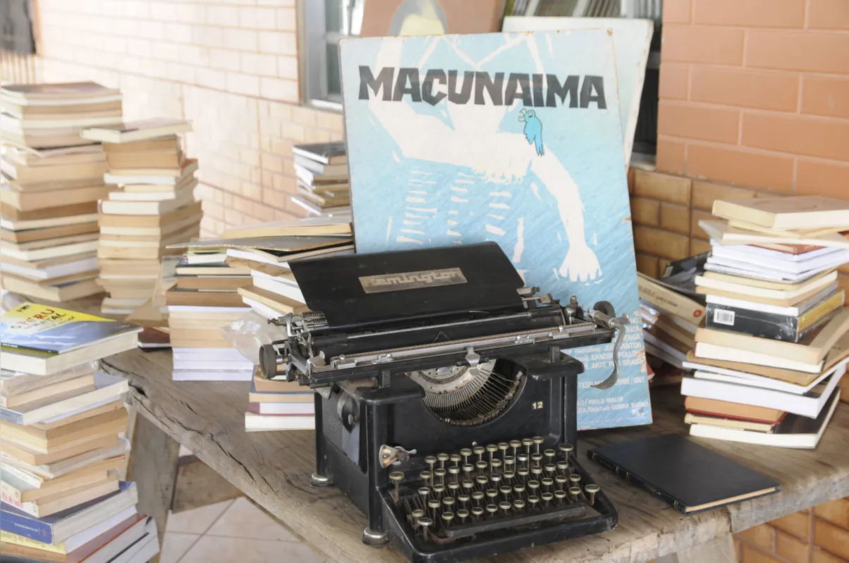 Colecionador londrinense tem uma paixão maior pela obra 'Macunaíma'