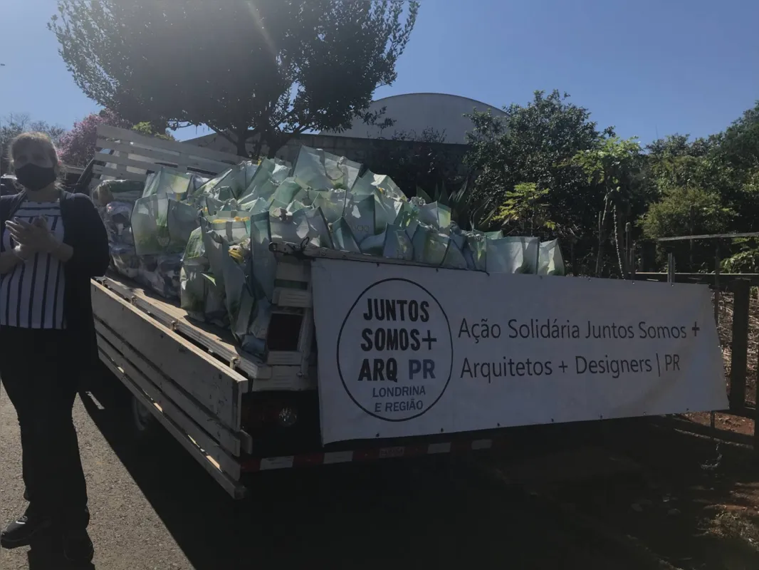 Imagem ilustrativa da imagem Com parceiros, coletivo distribui alimentos e produtos de higiene a 120 famílias carentes de Londrina