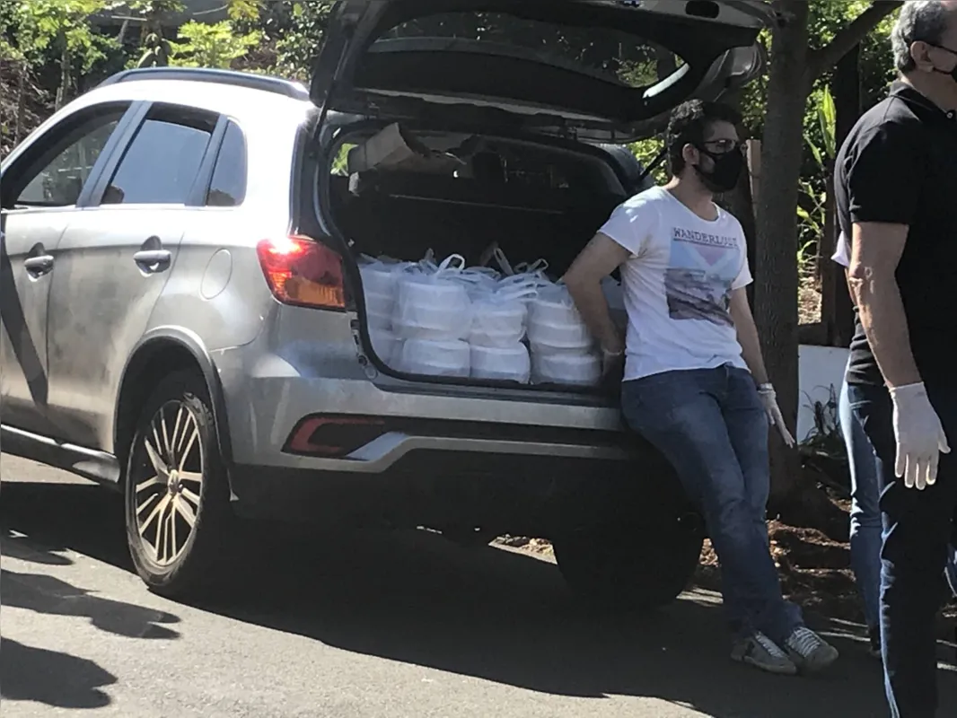 Imagem ilustrativa da imagem Com parceiros, coletivo distribui alimentos e produtos de higiene a 120 famílias carentes de Londrina
