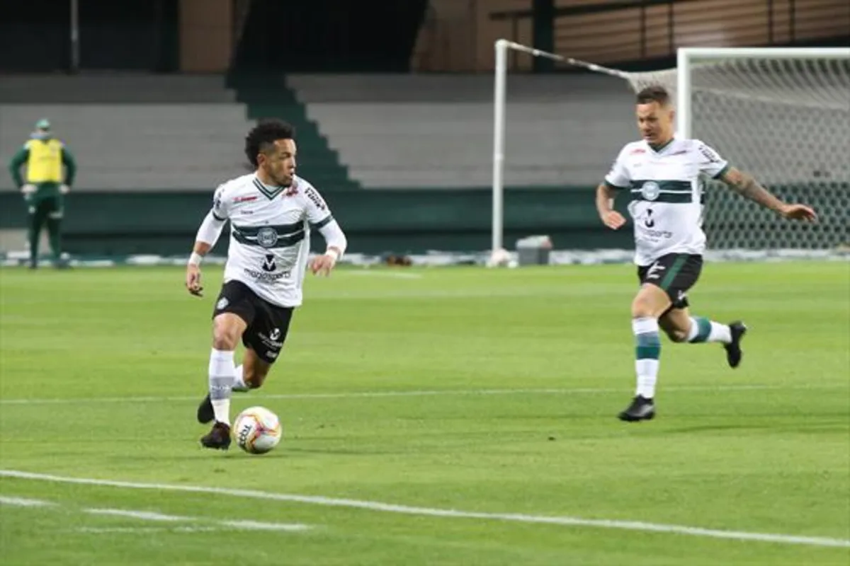 Coritiba volta a decisão do Paranaense e vai tentar impedir o tricampeonato do rival Athletico
