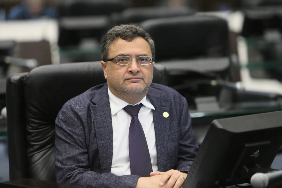 Imagem ilustrativa da imagem Deputados querem votar em agosto proposta para aquisição de vacinas contra a Covid-19
