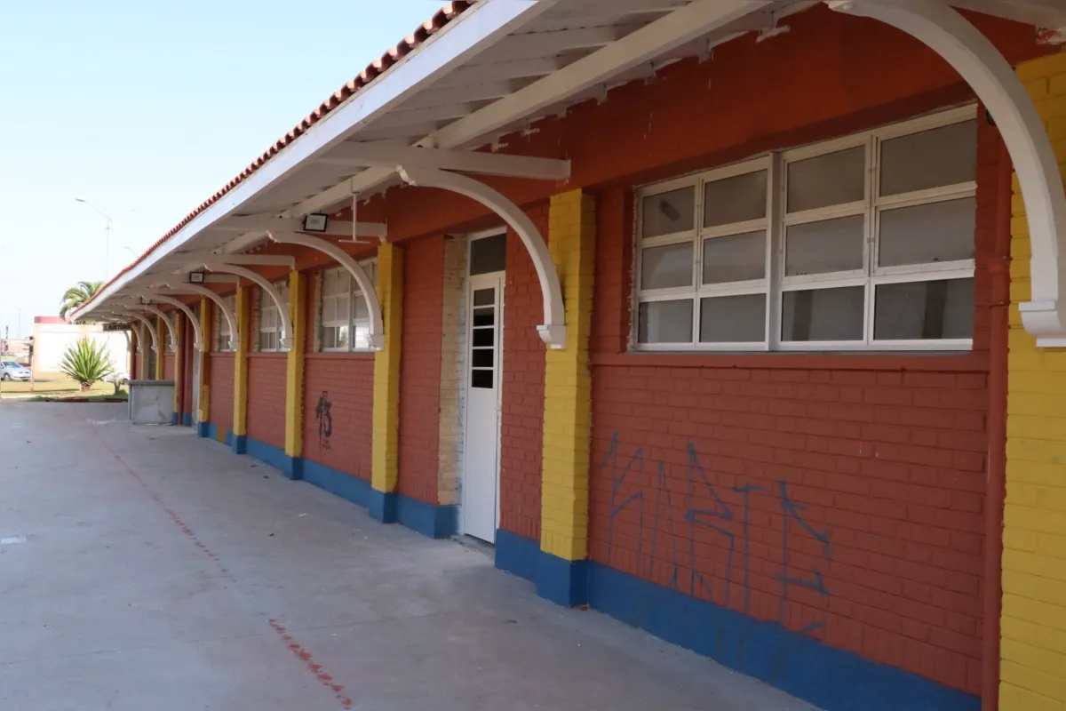 Imagem ilustrativa da imagem Estação Ferroviária de Arapongas é alvo de vandalismo