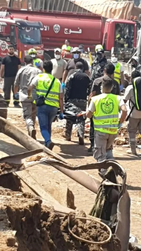 Imagem ilustrativa da imagem Explosão atingiu mais da metade de Beirute e deixou 300 mil desabrigados