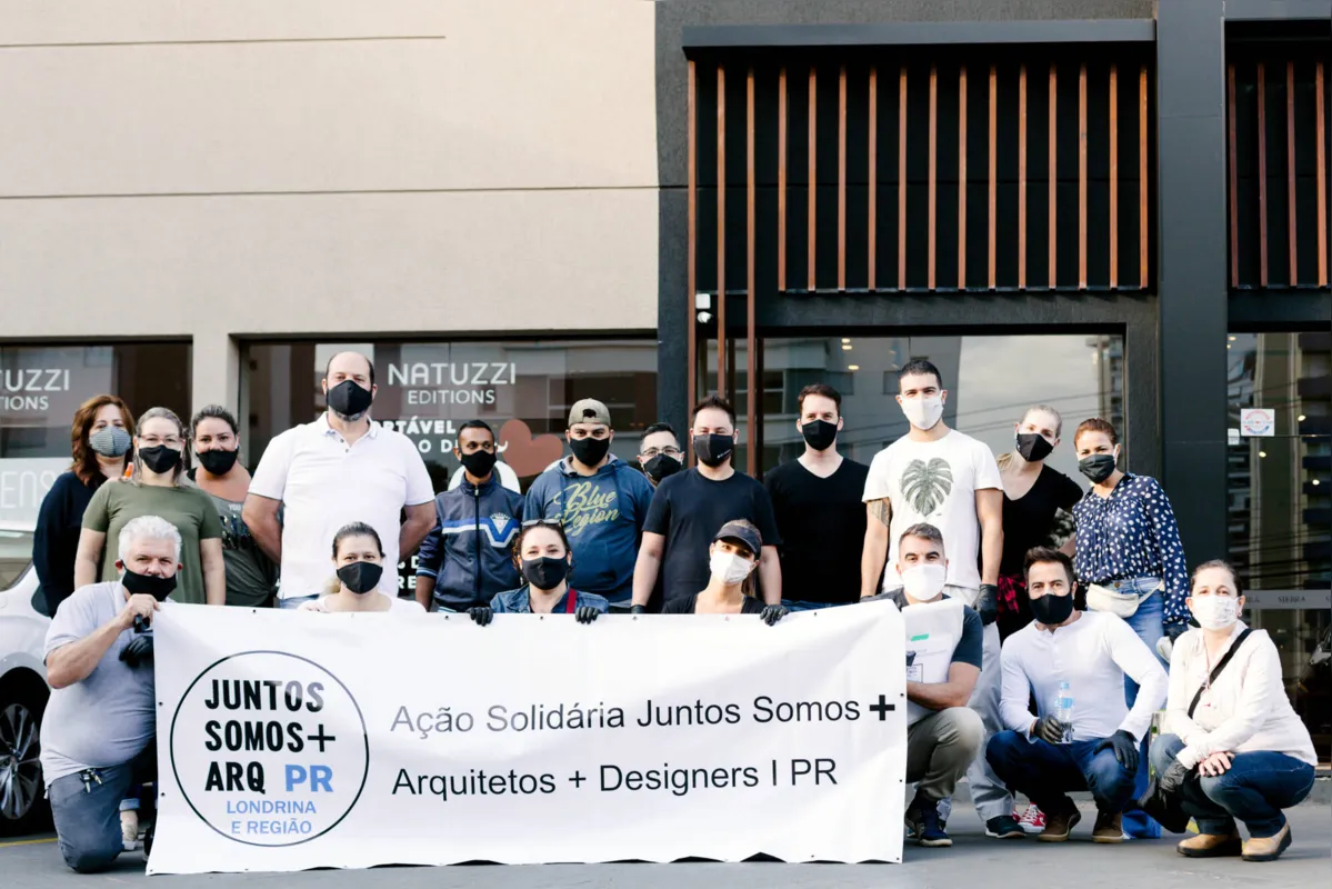 Grupo de profissionais reunidos: a ação já beneficiou mais de 1000 famílias carentes, em Londrina e região!