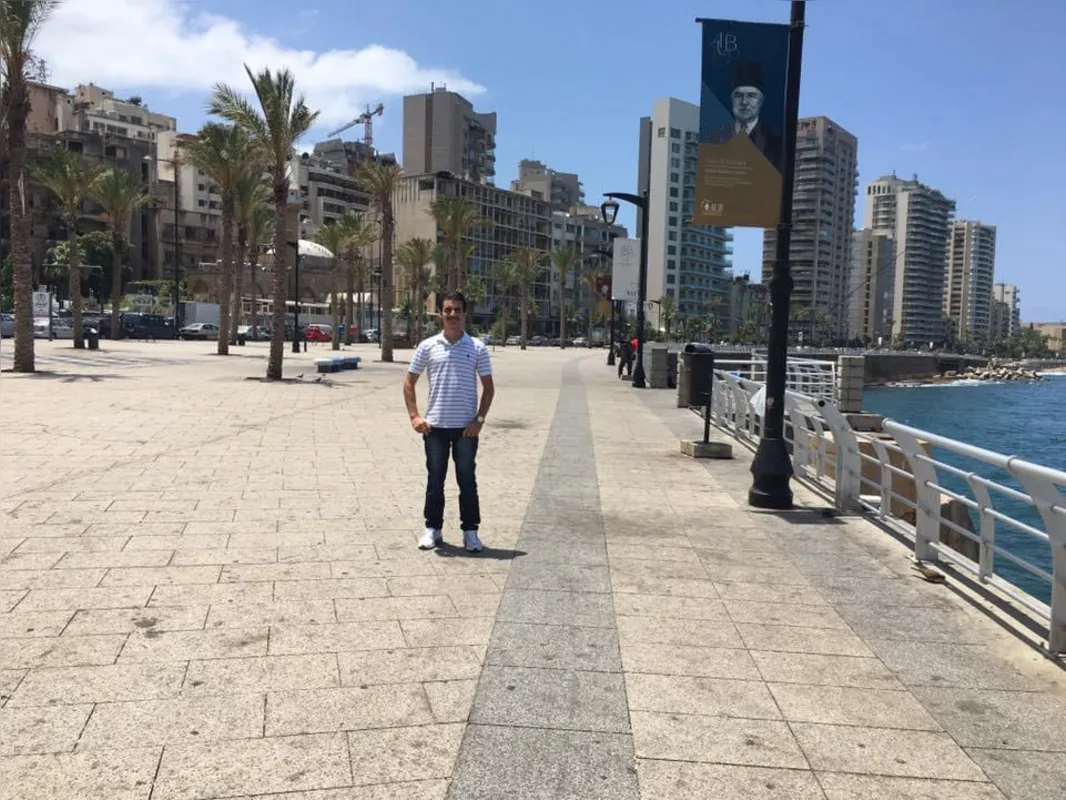 Nasser Zebian Nasser, na região do porto de Beirute, local da explosão, em agosto de 2019