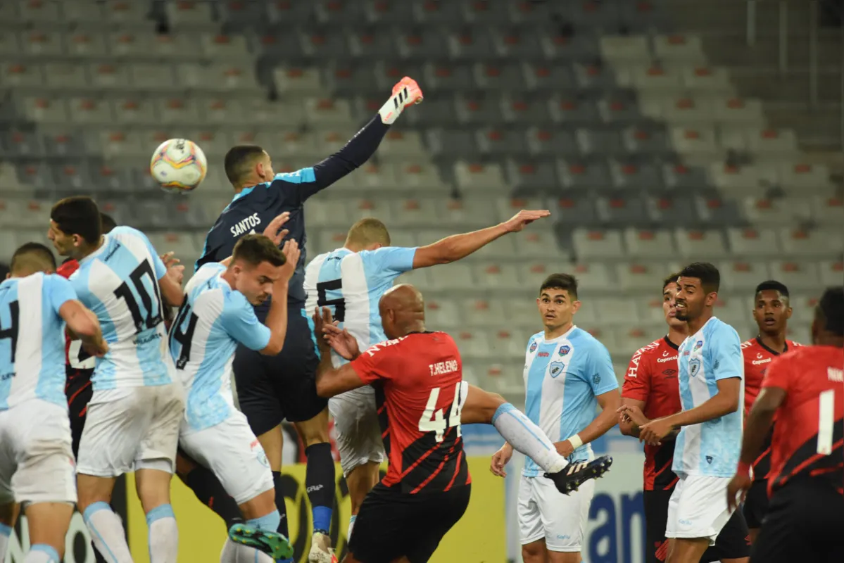 Imagem ilustrativa da imagem Londrina sofre goleada histórica e dá adeus ao Paranaense