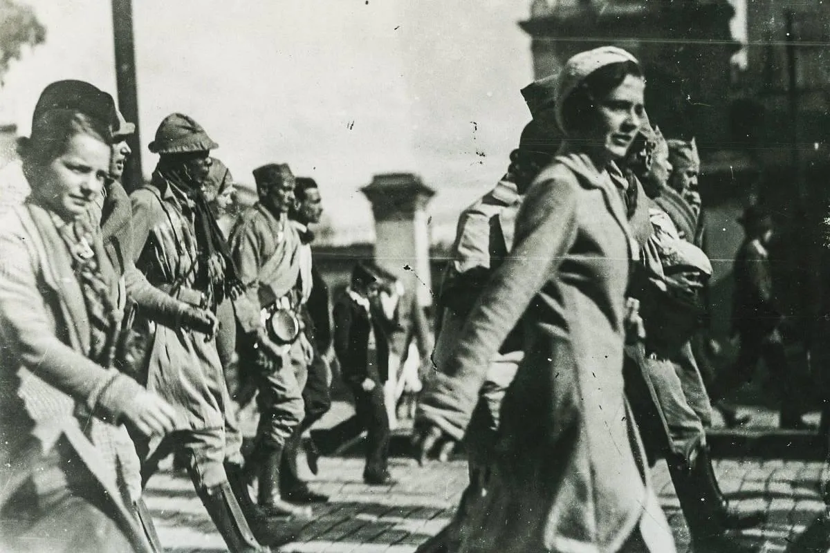 Elegância em marcha da Revolução Constitucionalista de 1932