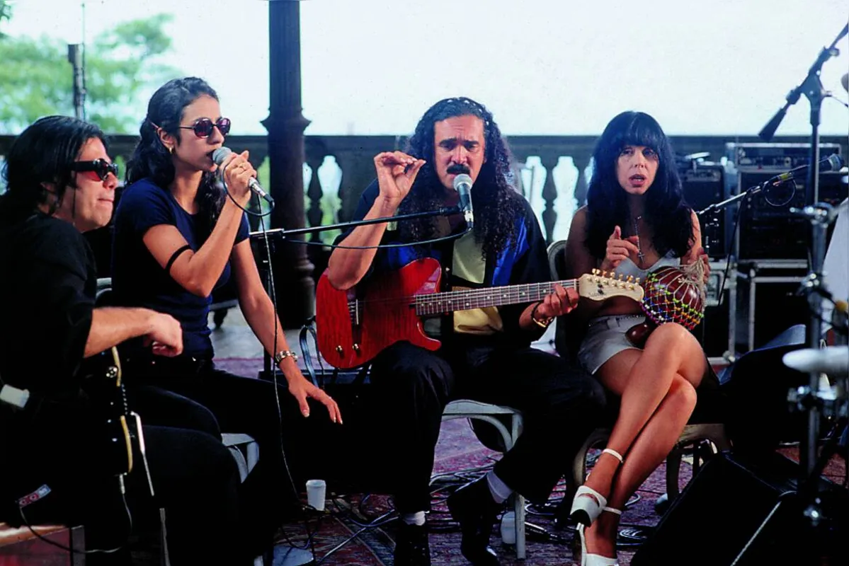 Marisa Monte com integrantes dos Novos Baianos (1996)