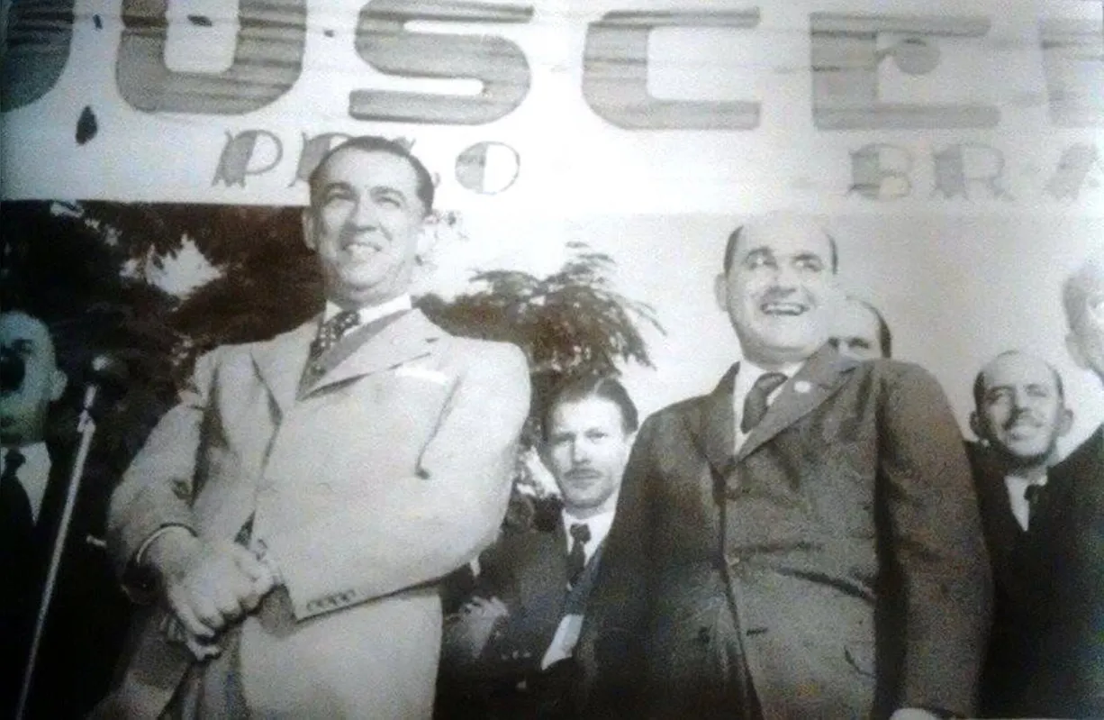  José Colombino Grassano (centro) ao lado de Juscelino Kubitschek (esq) e Moyses Lupion (dir), em campanha eleitoral de 1955, em Arapongas