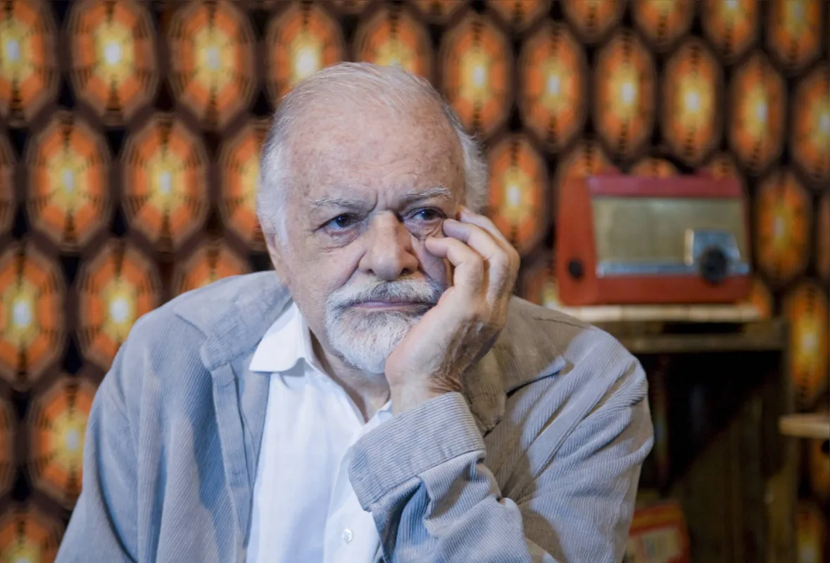 Sérgio RIcardo: nome reconhecido nos anos 1960, participou dos lendários festivais de música, num deles, irritado com a plateia, quebrou um violão 