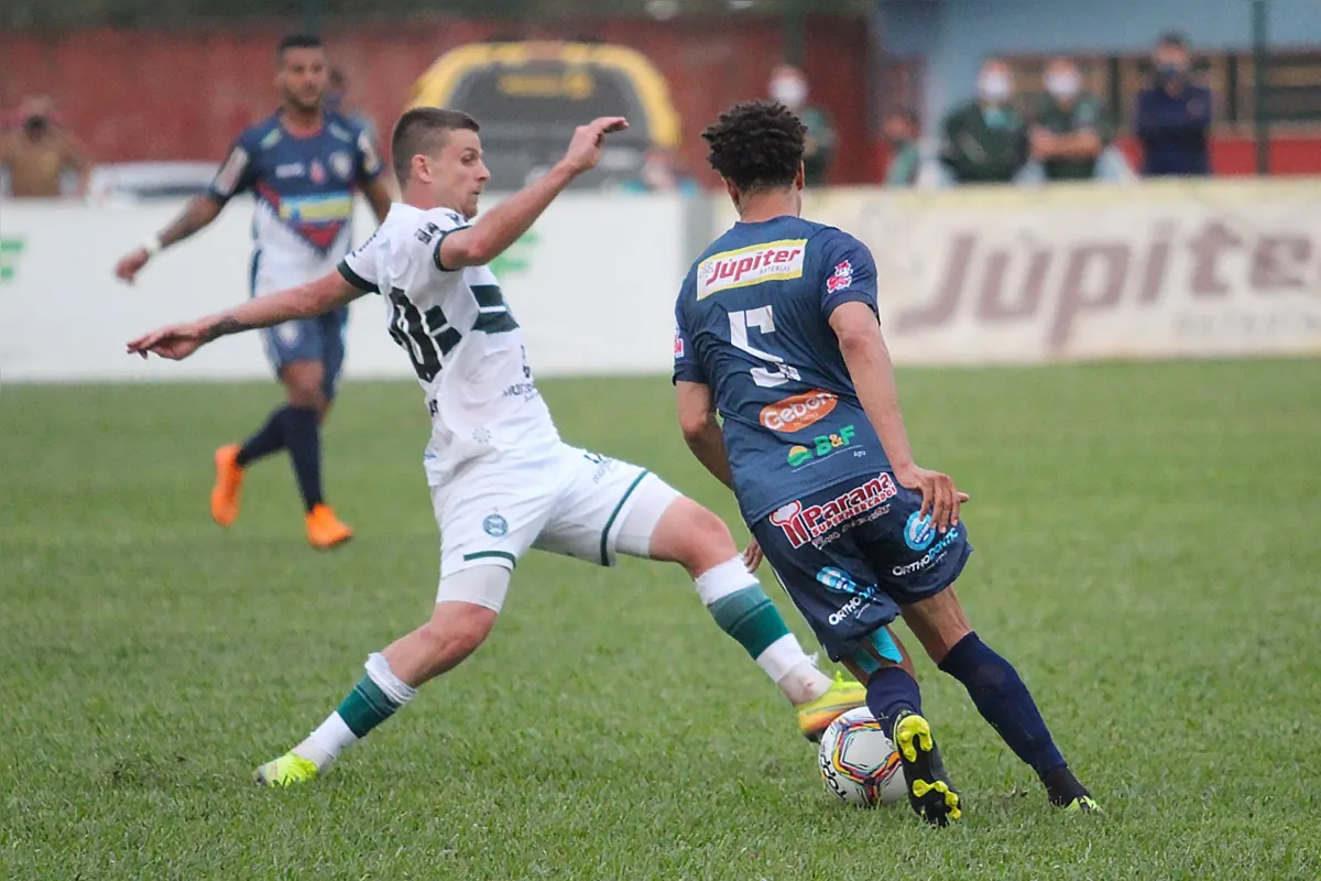 Depois de vencer por 3 a 2 o primeiro jogo, o Coritiba tem a vantagem do empate no duelo no Couto Pereira