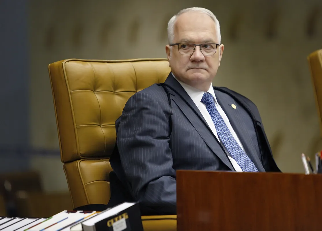 Imagem ilustrativa da imagem Queimada na BR-277 e pânico no Líbano
