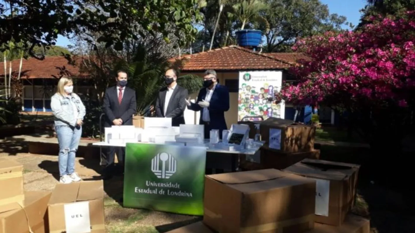 Imagem ilustrativa da imagem Receita Federal repassa lote de quase R$ 1 milhão em aparelhos para aulas remotas da UEL