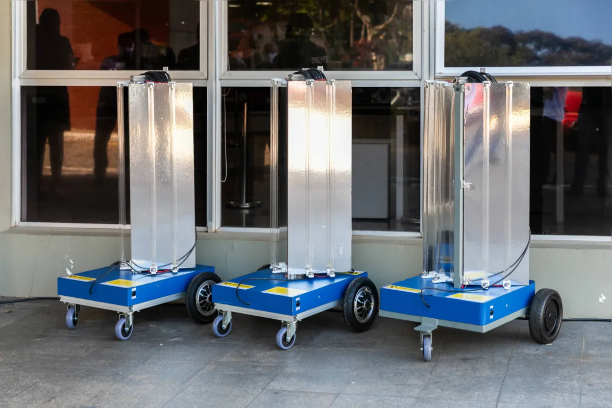 Imagem ilustrativa da imagem Robôs ajudam hospitais do Oeste na desinfecção de ambientes