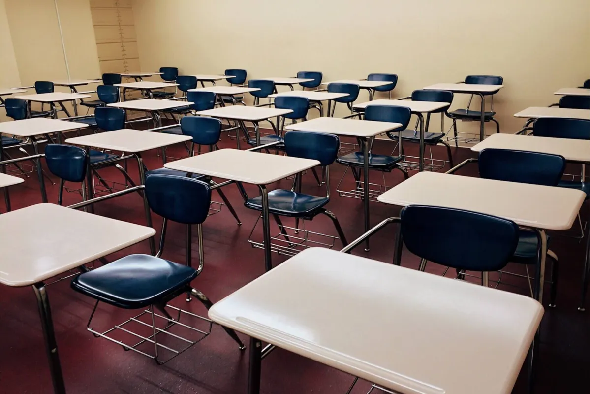 Imagem ilustrativa da imagem Um terço dos pais teme que os filhos abandonem escola após pandemia