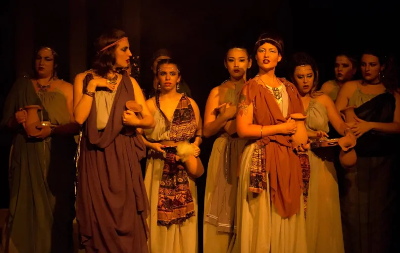 Medeia: um clássico encenado pela Escola Municipal de Teatro Municipal de Teatro 