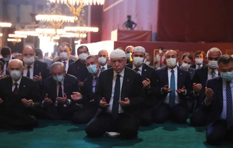 O presidente Erdogan participa da primeira oração muçulmana na ex-basílica de Santa Sofia, em Istambul