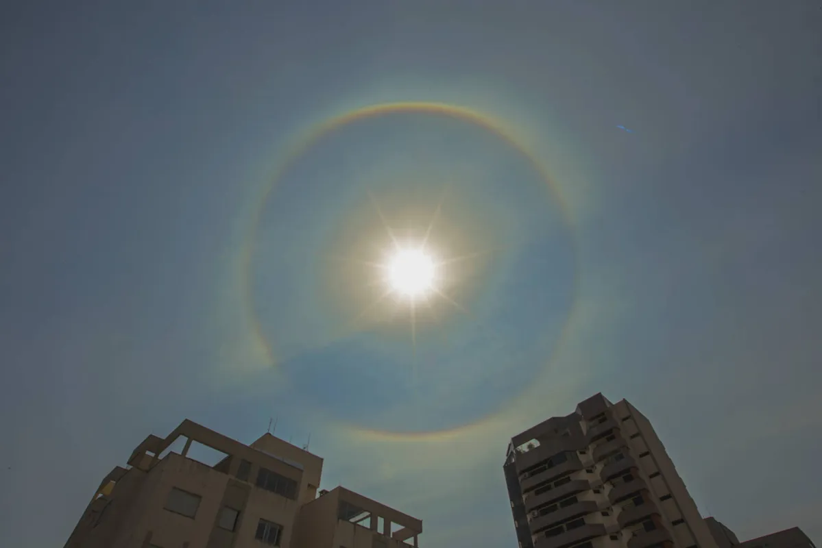 Imagem ilustrativa da imagem A cidade fala - Auréola no céu
