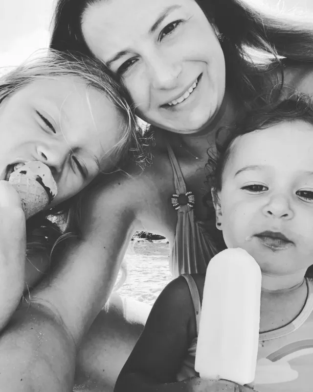 Tatiana com as filhas, Antonia e Luiza