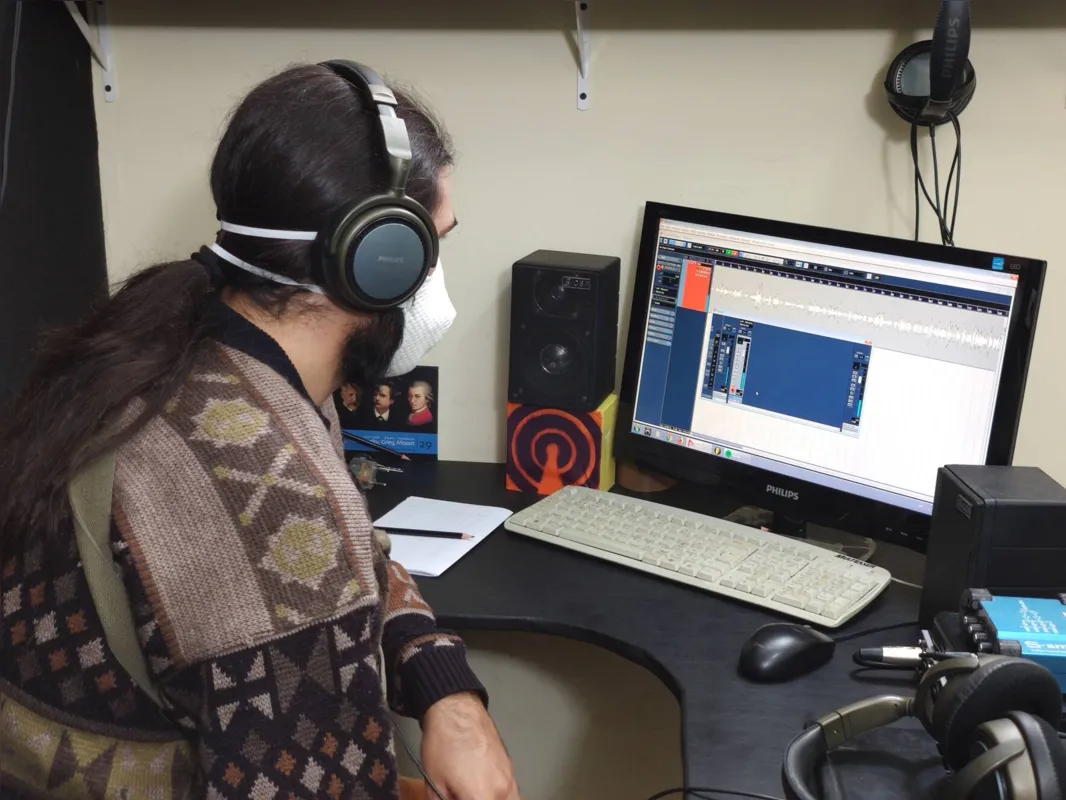Campanha da AlmA Brasil Web Rádio oferece apoio técnico para a criação de programas variados 