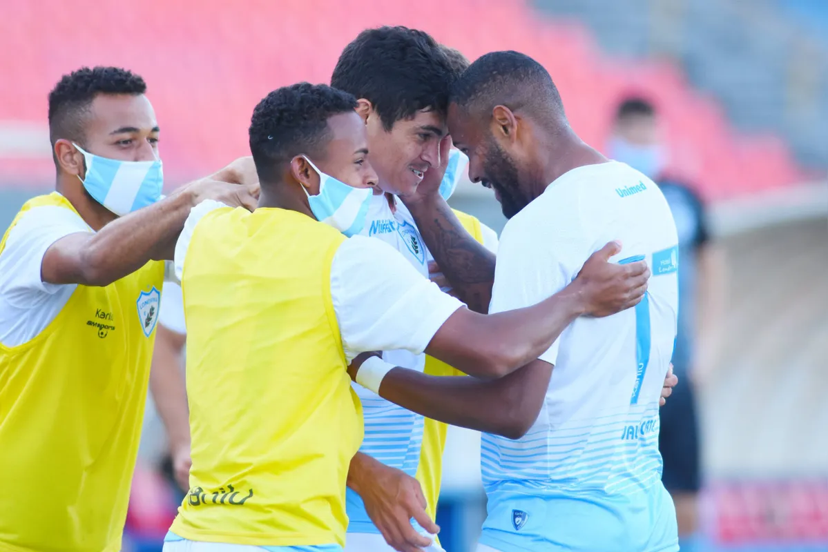 Imagem ilustrativa da imagem Alemão valoriza alívio no Londrina após vitória