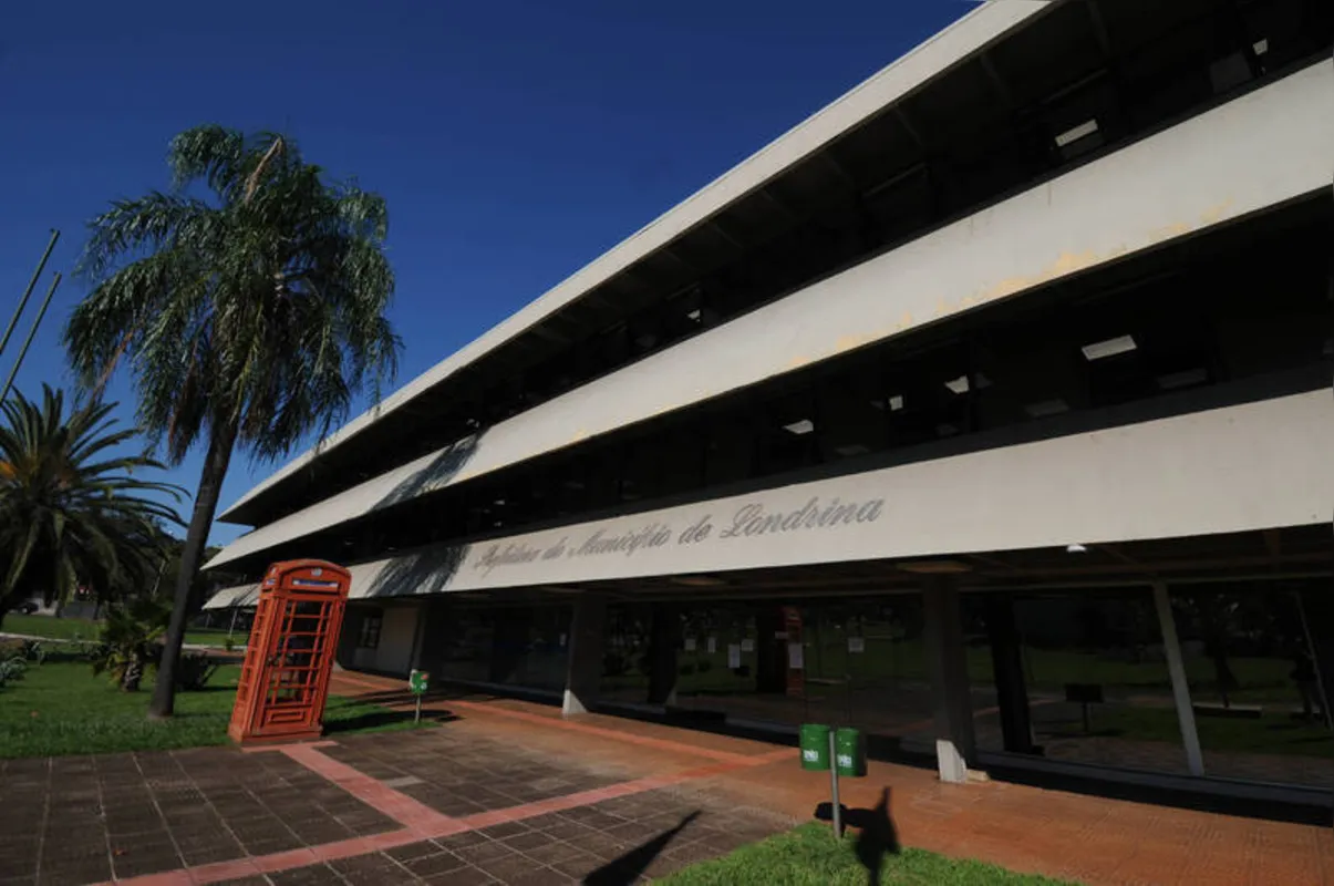 Imagem ilustrativa da imagem Após furto de grades, prefeitura planeja novo imóvel para guardar documentos públicos