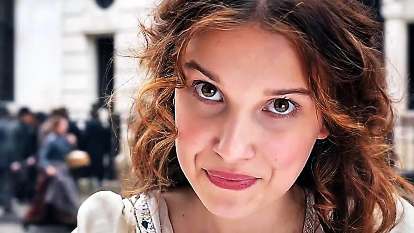 Millie Bobby Brown é  Holmes: personagem é colocada exaustivamente a falar direto para a câmera