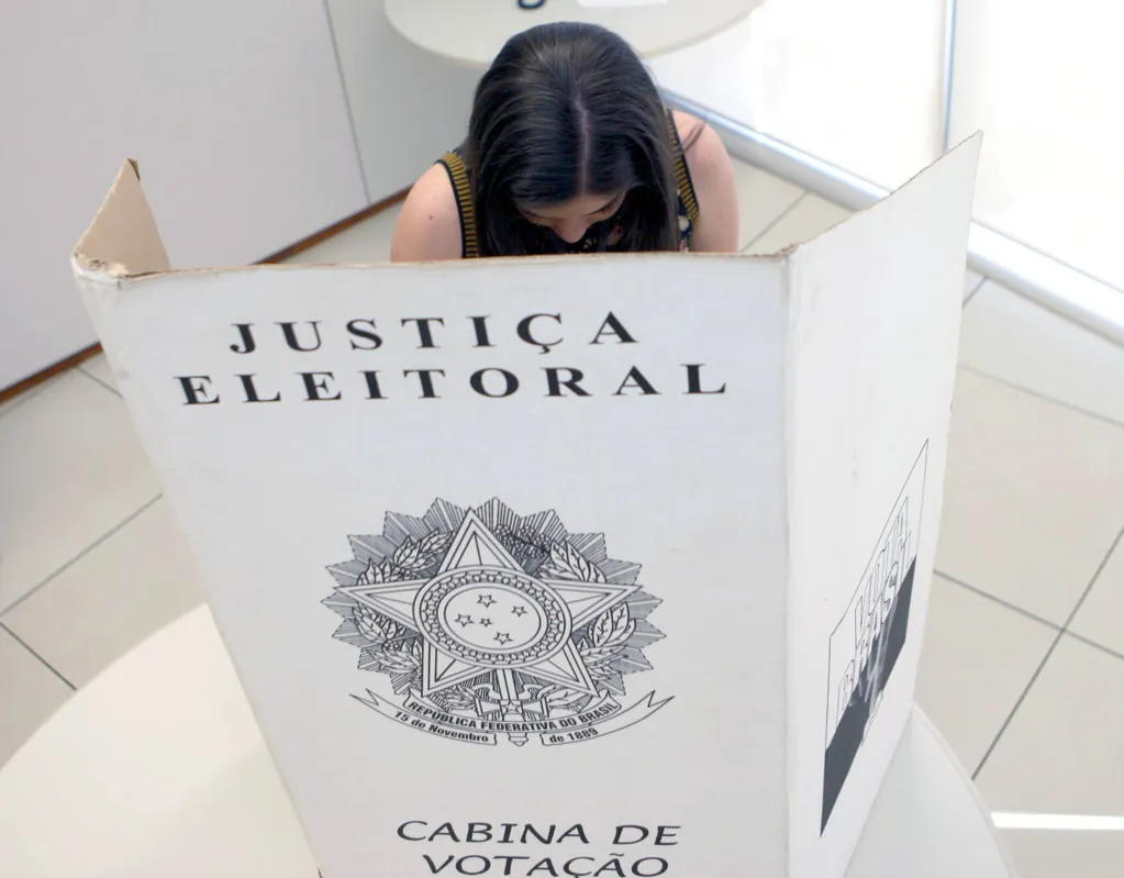 Imagem ilustrativa da imagem Candidatos a prefeito em Londrina poderão gastar até R$ 1,8 milhão no primeiro turno