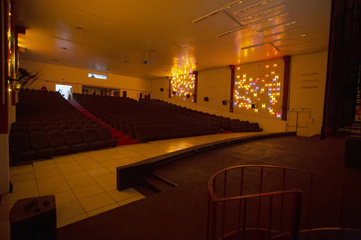 Depois de 15 anos de atividades, o Cine Com-Tour fecha as portas, mais uma perda cultural para a cidade
