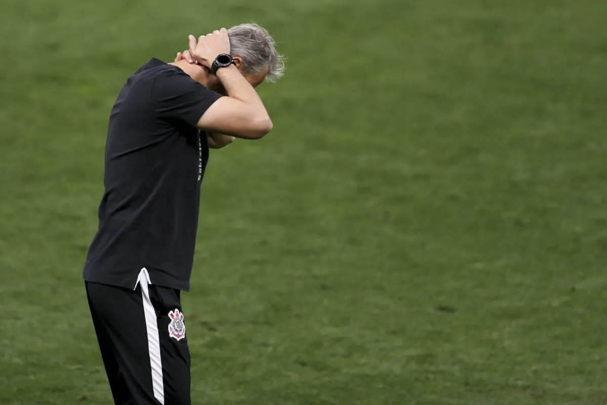 Presidente do Corinthians garante permanência de Tiago Nunes mesmo em caso de derrota no clássico