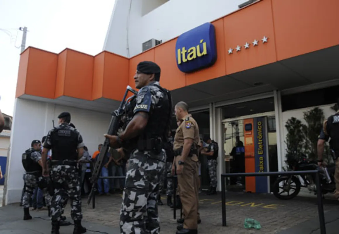 Imagem ilustrativa da imagem Em pouco mais de um ano, assaltos a bancos no Paraná caem 70%