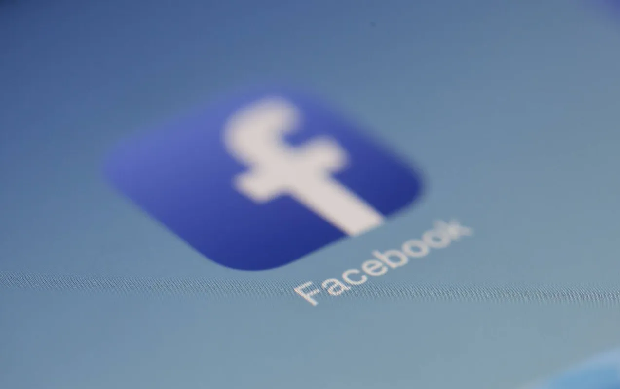 Imagem ilustrativa da imagem Facebook ameaça bloquear notícias na Austrália, que vê 'coerção'