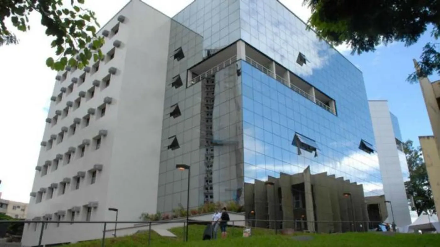 Imagem ilustrativa da imagem Fóruns voltam a atender nesta quarta; veja como será o retorno em Londrina