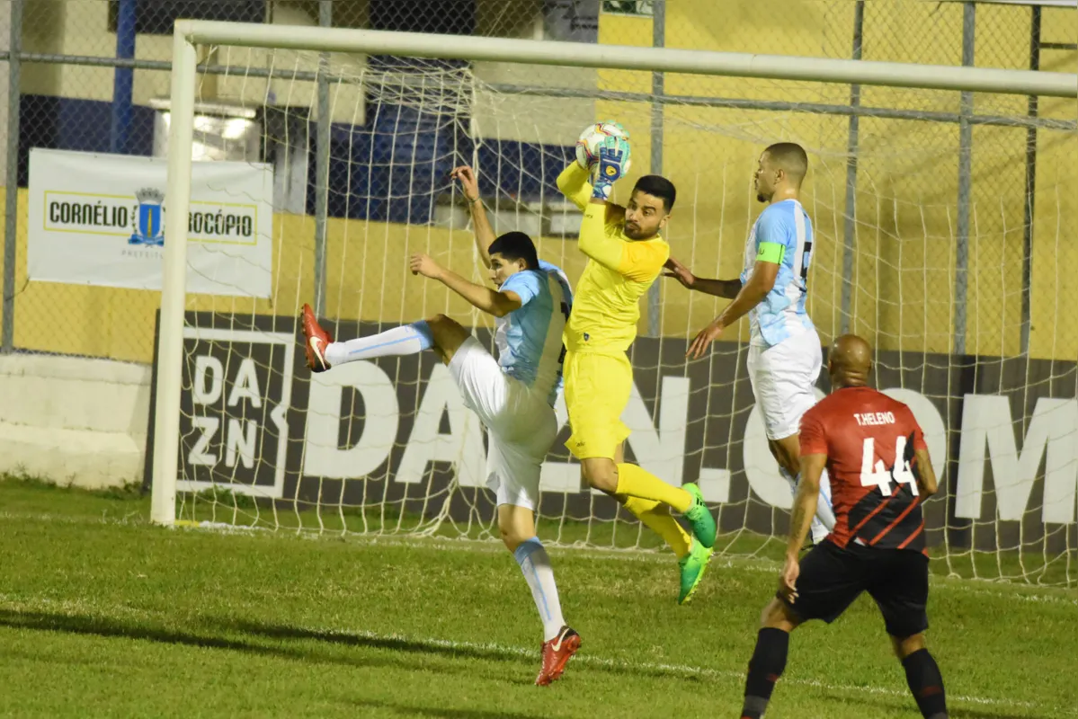 Imagem ilustrativa da imagem Goleiro deixa o Londrina e vai jogar no Azerbaijão