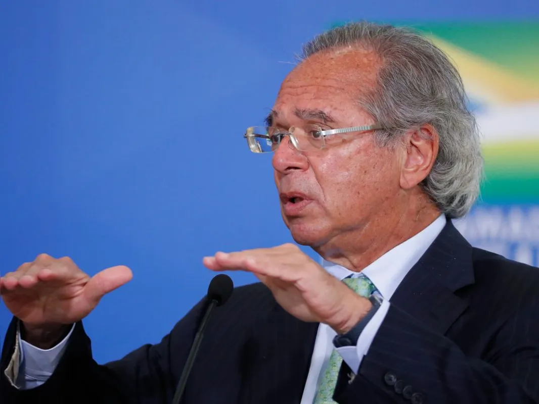 Imagem ilustrativa da imagem Guedes afirma que aumentar salário mínimo seria condenar pessoas ao desemprego