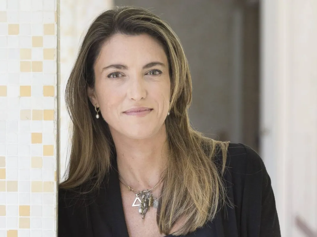 Patrícia Campos Melo, autora de "A Máquina do Ódio", revela como as redes se tornaram ferramenta de manipulação de líderes populistas 
